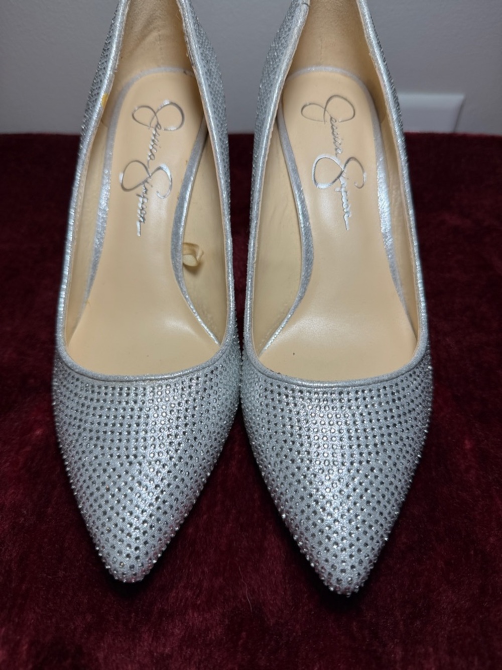 Jessica Simpson Silver Sparkle Pointed-Toe Pumps | Cushioned Comfort | Like New✨